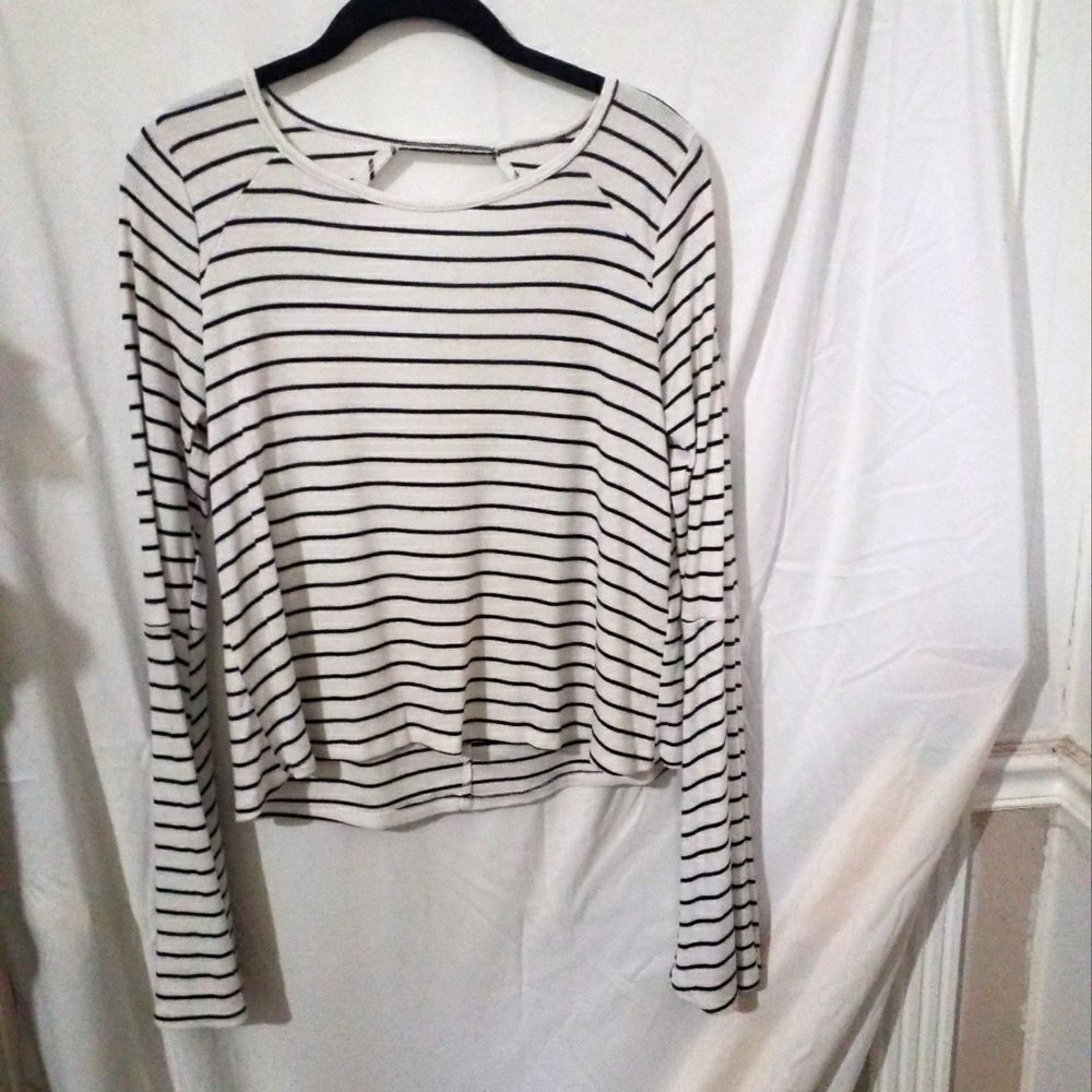 Large Hollister top